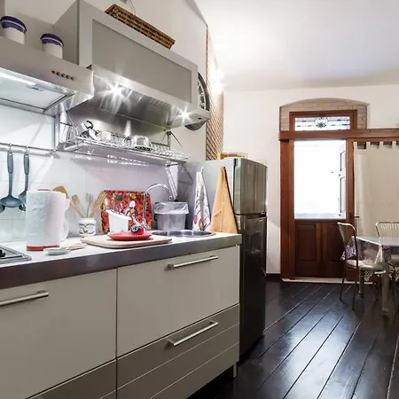 Antica Casa In Centro Storico Castello 公寓