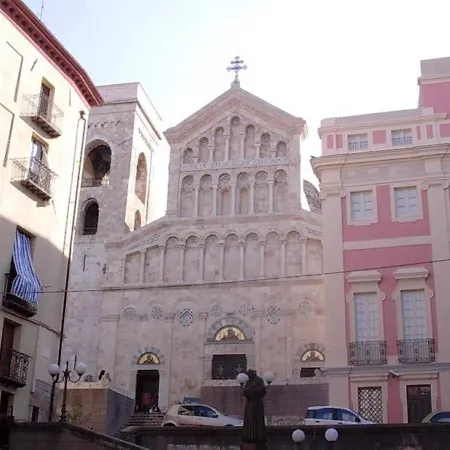 Antica Casa In Centro Storico Castello * קליארי